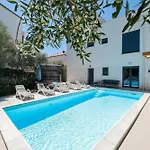 Val Ζαντάρ